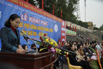 Đ/c Trần Thị Minh - Phó GĐ Sở GD&ĐT tỉnh QN, phát biểu chỉ đạo tại Lễ khai mạc 
